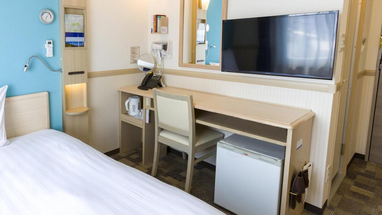 Toyoko Inn Nara Oji Eki Minami Guchi Exterior foto